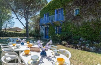 Les Figuiers Holiday Home