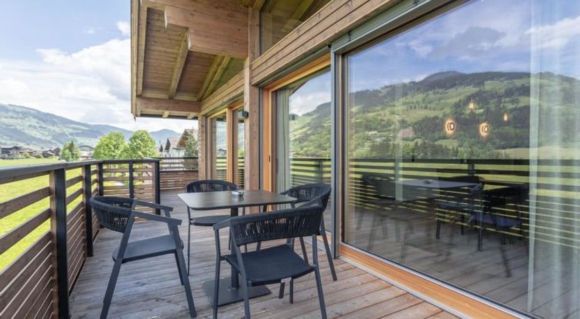 Photo of Penthouse mit 3 Schlafzimmern & IR-Sauna Apartment 6