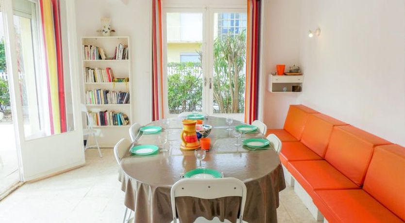 Photo of Les Hirondelles