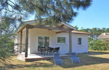 Les Arbousiers Holiday Home