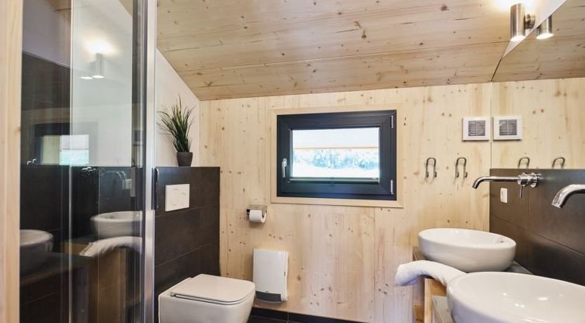 Photo of mit 4 Schlafzimmern für bis zu 10 P. Holiday Home 2