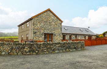 Cefn-Yr-Efail Holiday Cottage