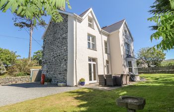 Tyddyn Goronwy Holiday Cottage