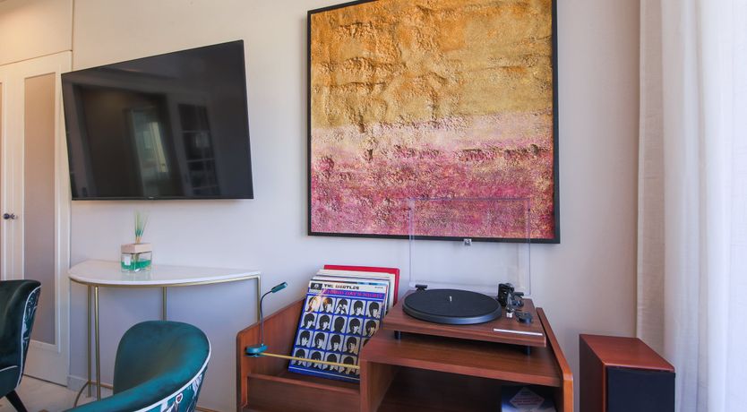 Photo of Aria to a Bird