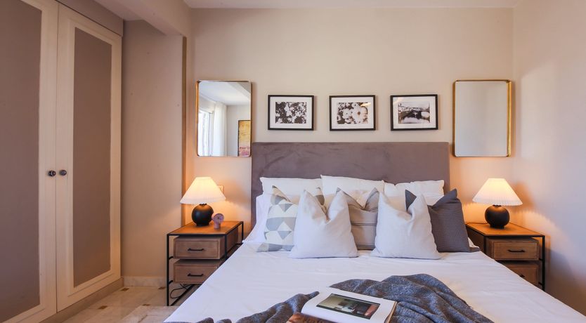 Photo of Aria to a Bird