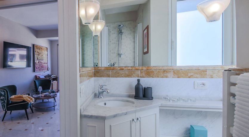 Photo of Aria to a Bird