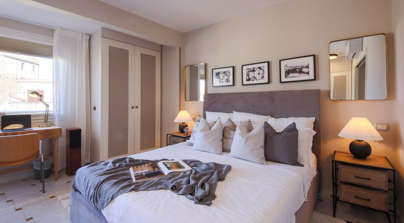 Photo of Aria to a Bird