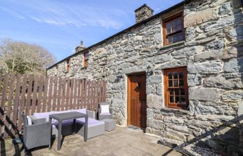 Cwm Yr Afon Cottage Holiday Cottage