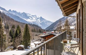 Golden Mountain Apartment