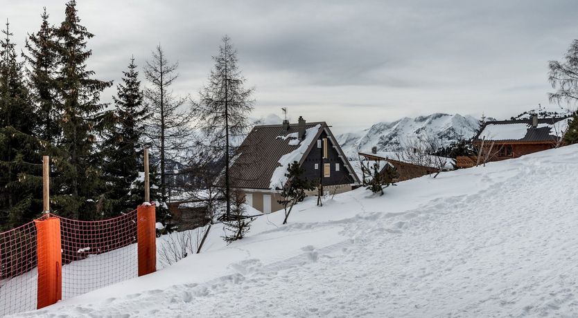 Photo of Between the Slopes