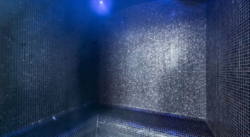 Photo of Between the Slopes