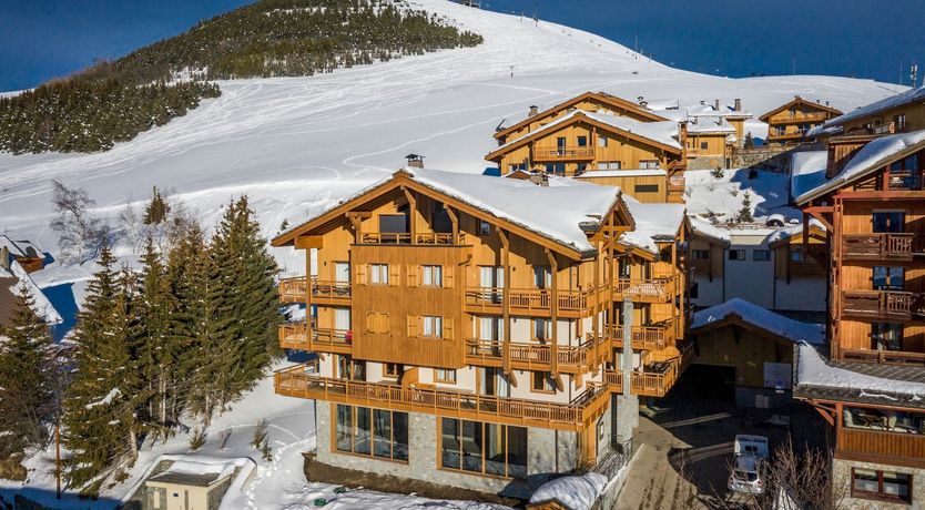 Photo of Between the Slopes