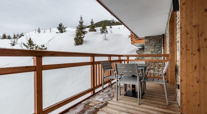 Photo of Between the Slopes