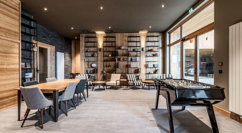 Photo of Between the Slopes