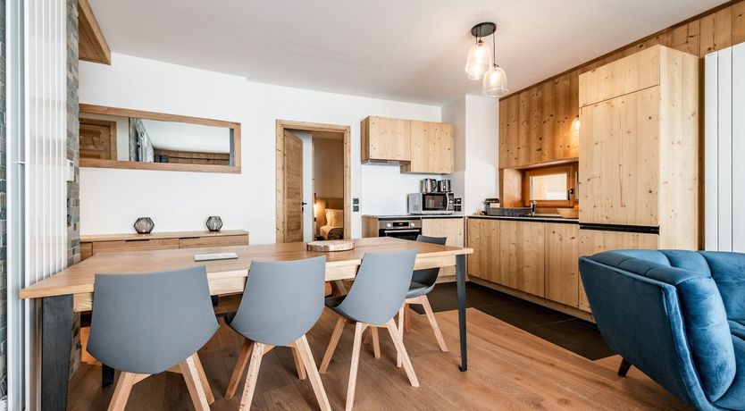 Photo of Between the Slopes