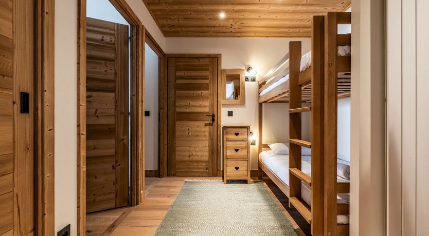 Photo of Between the Slopes