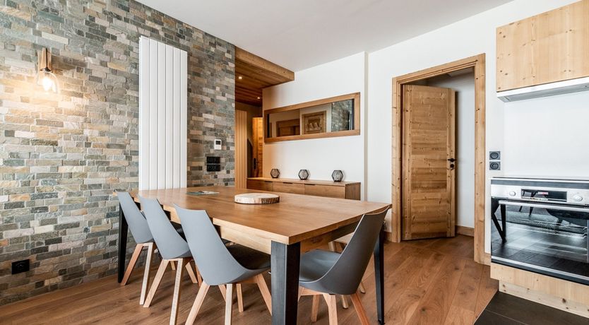 Photo of Between the Slopes