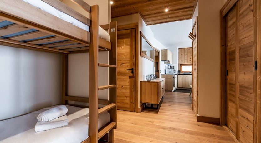 Photo of Between the Slopes