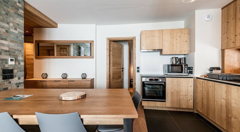 Photo of Between the Slopes