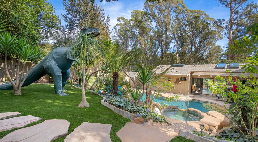 Photo of Redwood & Palm