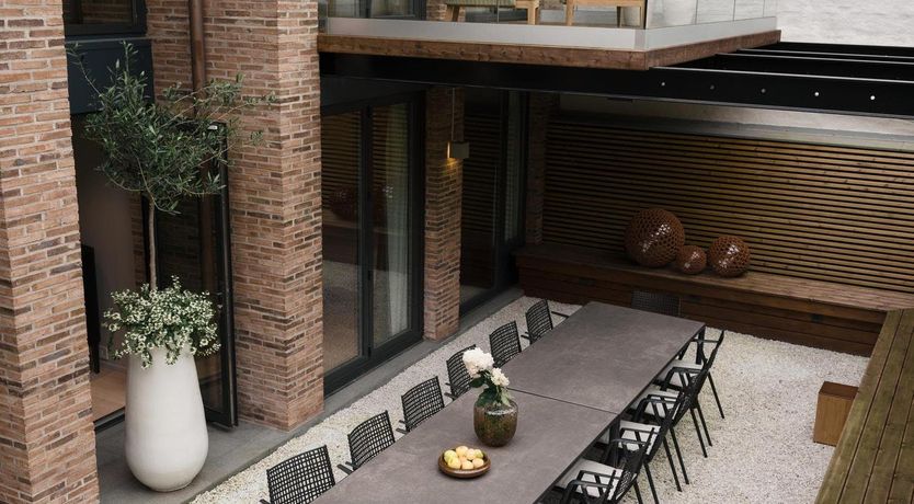 Photo of Kiss by the Window