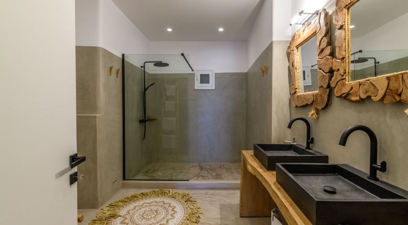 Photo of Apollo's Walls