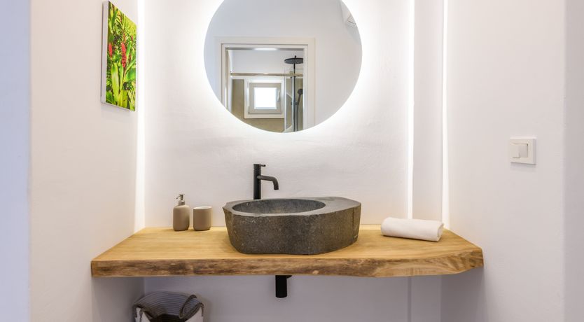 Photo of Apollo's Walls