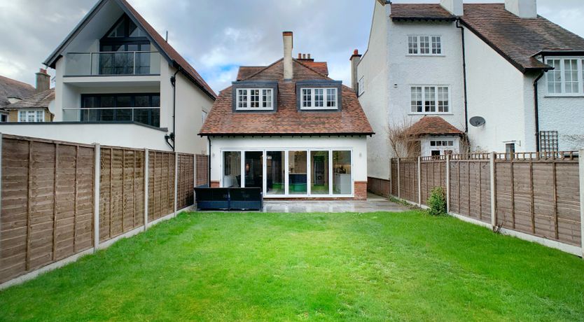 Photo of Thames Breeze