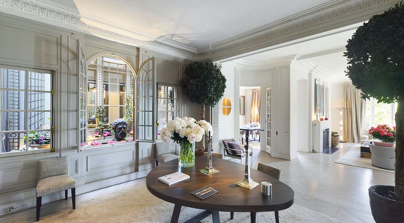 Photo of Eiffel Gazing