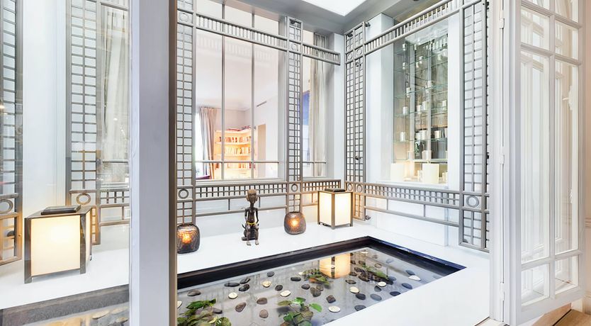 Photo of Eiffel Gazing