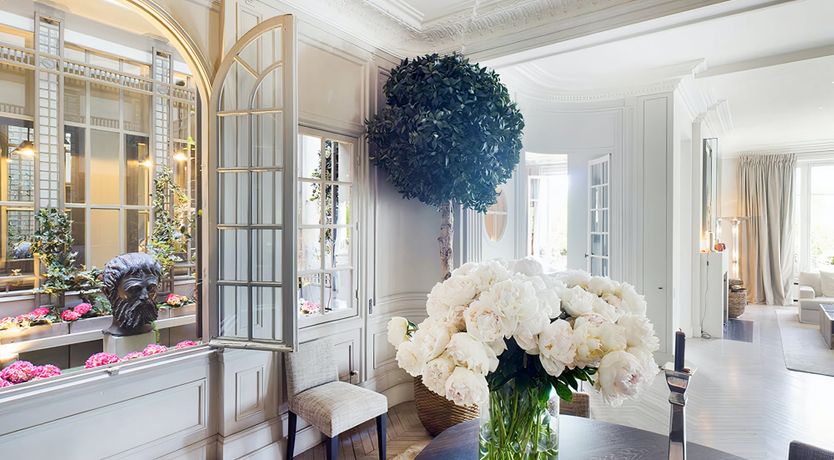 Photo of Eiffel Gazing