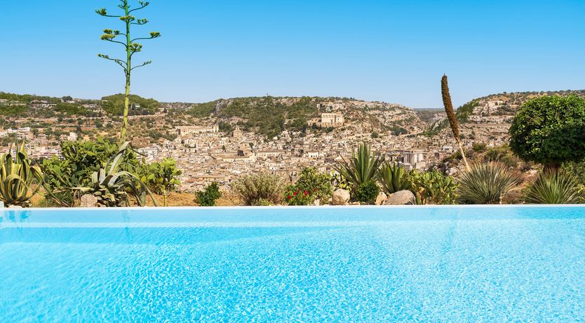 Photo of Luna Mezzo Mare