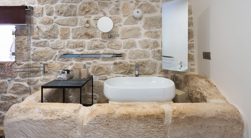 Photo of Luna Mezzo Mare