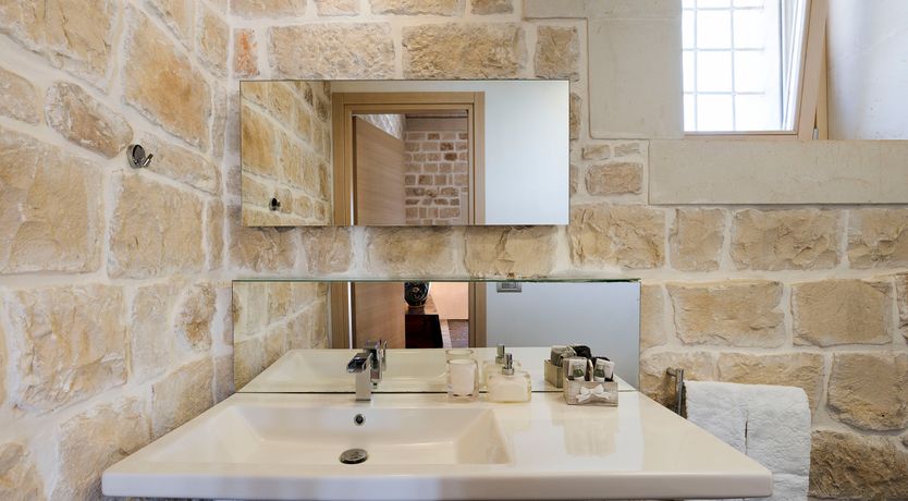 Photo of Luna Mezzo Mare