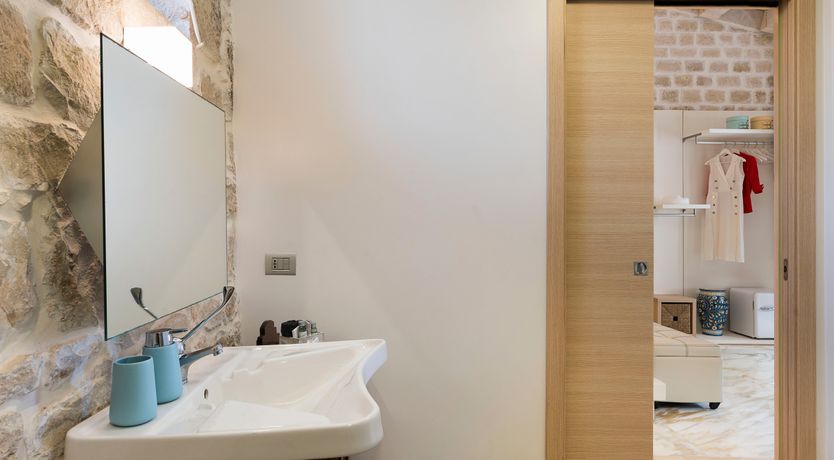 Photo of Luna Mezzo Mare