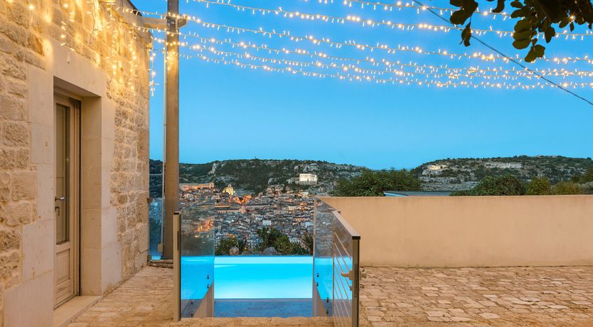 Photo of Luna Mezzo Mare