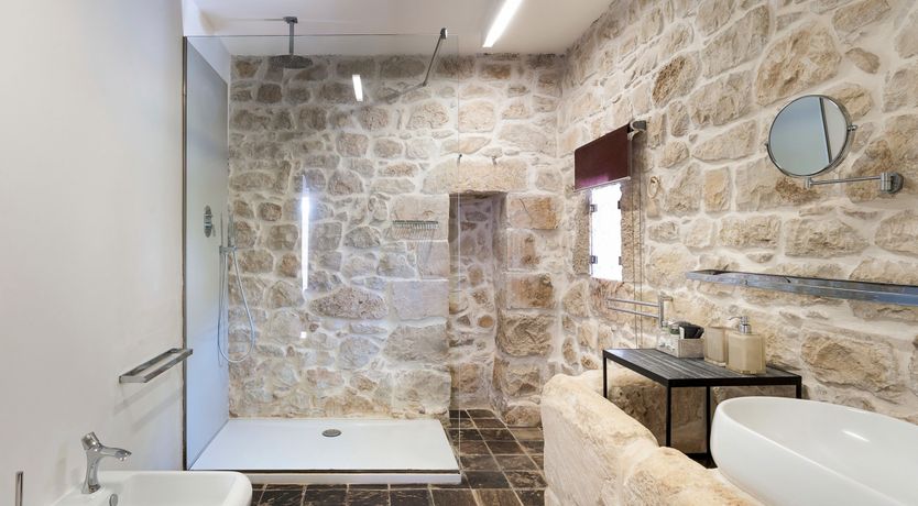 Photo of Luna Mezzo Mare