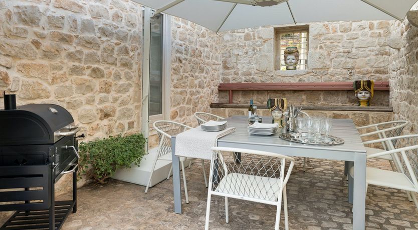 Photo of Luna Mezzo Mare