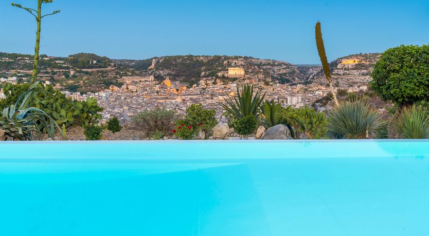 Photo of Luna Mezzo Mare