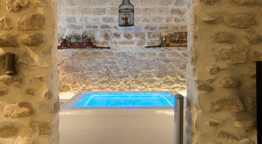 Photo of Luna Mezzo Mare