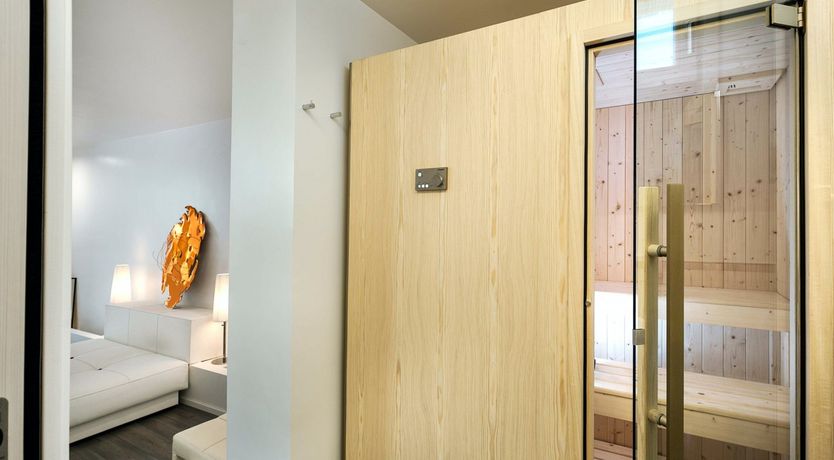 Photo of Luna Mezzo Mare