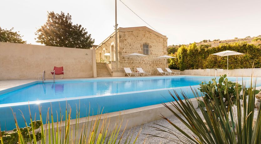 Photo of Luna Mezzo Mare