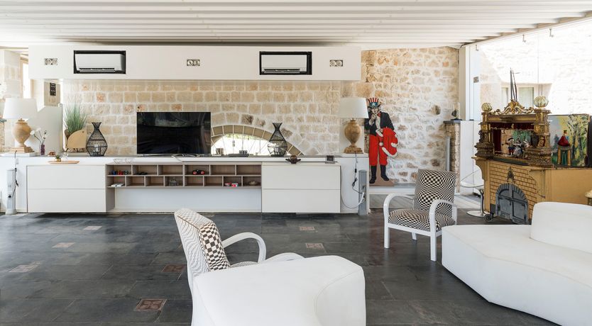 Photo of Luna Mezzo Mare