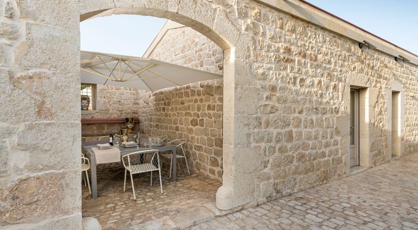 Photo of Luna Mezzo Mare