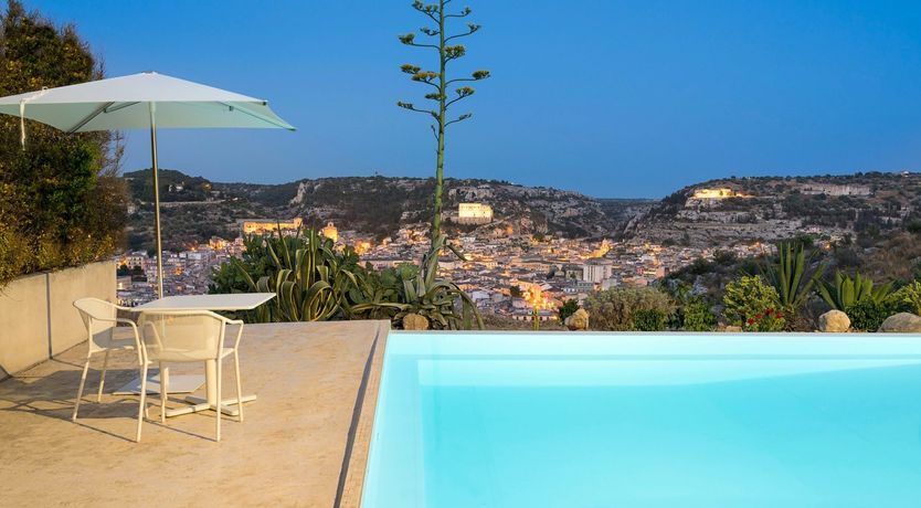 Photo of Luna Mezzo Mare