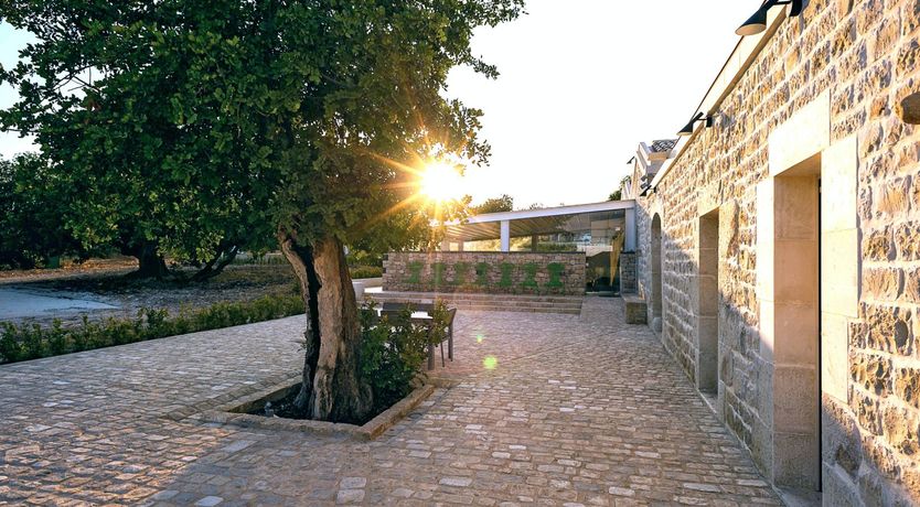 Photo of Luna Mezzo Mare