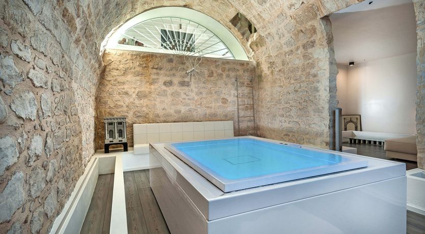 Photo of Luna Mezzo Mare