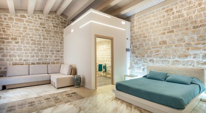 Photo of Luna Mezzo Mare