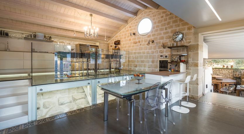 Photo of Luna Mezzo Mare