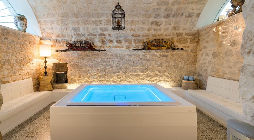 Photo of Luna Mezzo Mare